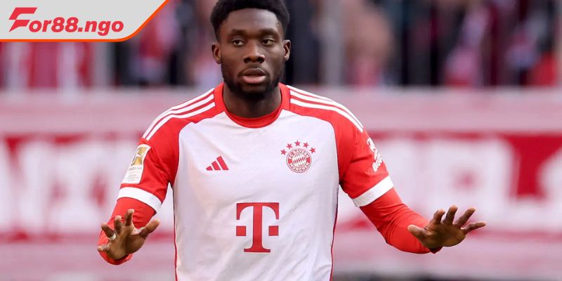 Hậu vệ cánh trái xuất xắc Alphonso Davies Bayern Munich