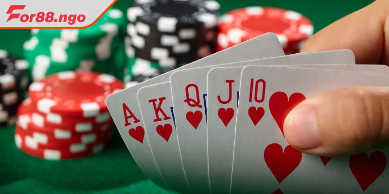 Nhà cái lật bài để so kết quả Stud Poker